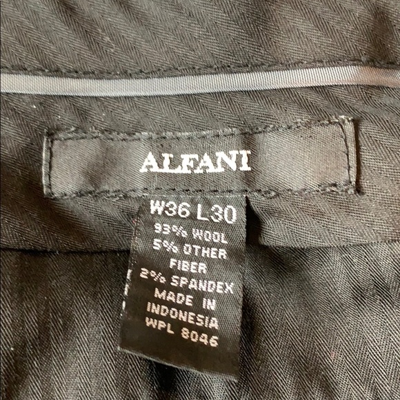 Gray pinstripe suit - Picture 5 of 5